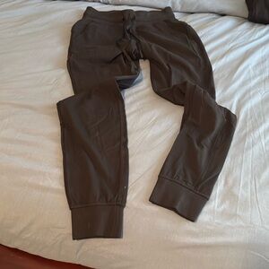 Lululemon joggers, size 4